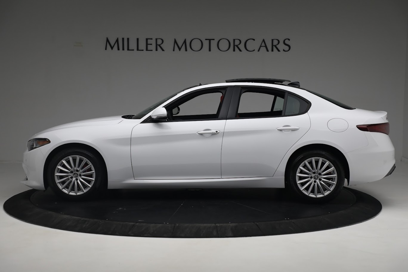 New 2022 Alfa Romeo Giulia Sprint | St. Petersburg, FL