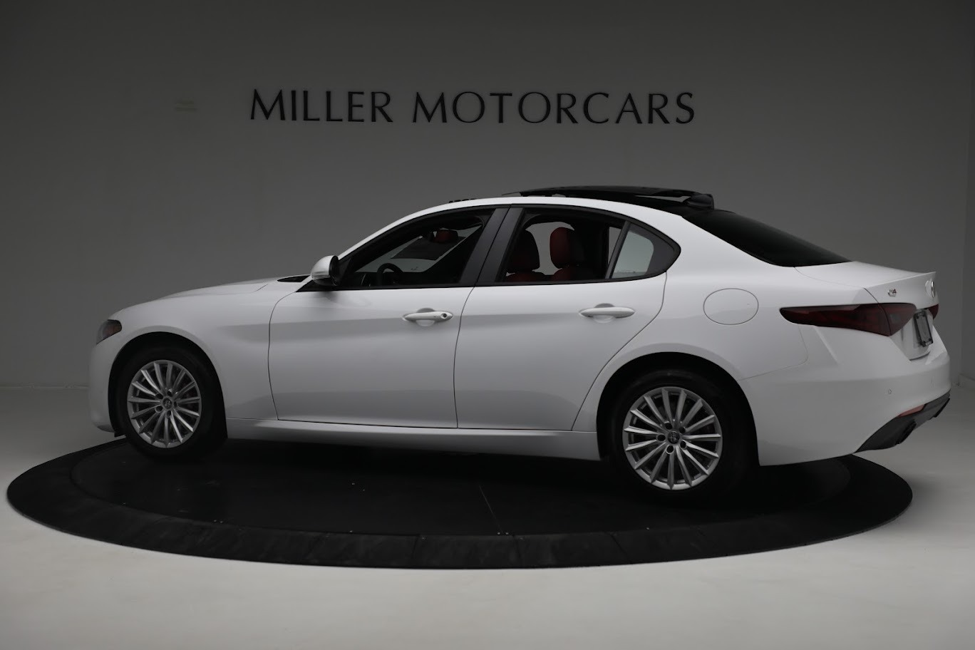 New 2022 Alfa Romeo Giulia Sprint | St. Petersburg, FL