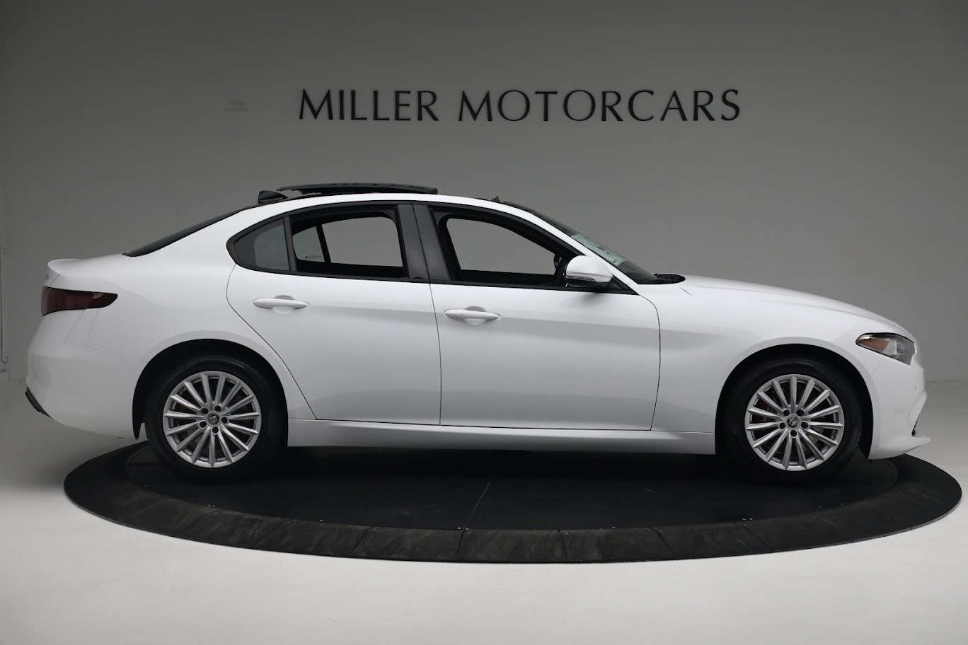 New 2022 Alfa Romeo Giulia Sprint | St. Petersburg, FL
