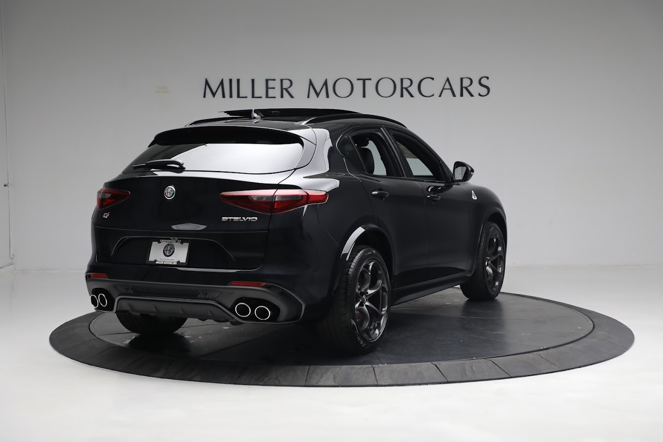 New 2022 Alfa Romeo Stelvio Quadrifoglio | St. Petersburg, FL
