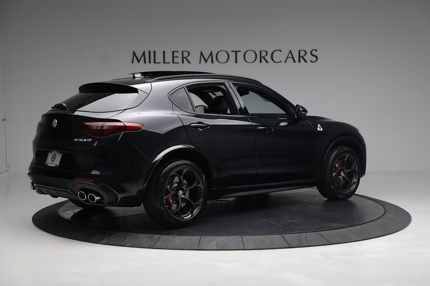 New 2022 Alfa Romeo Stelvio Quadrifoglio | St. Petersburg, FL