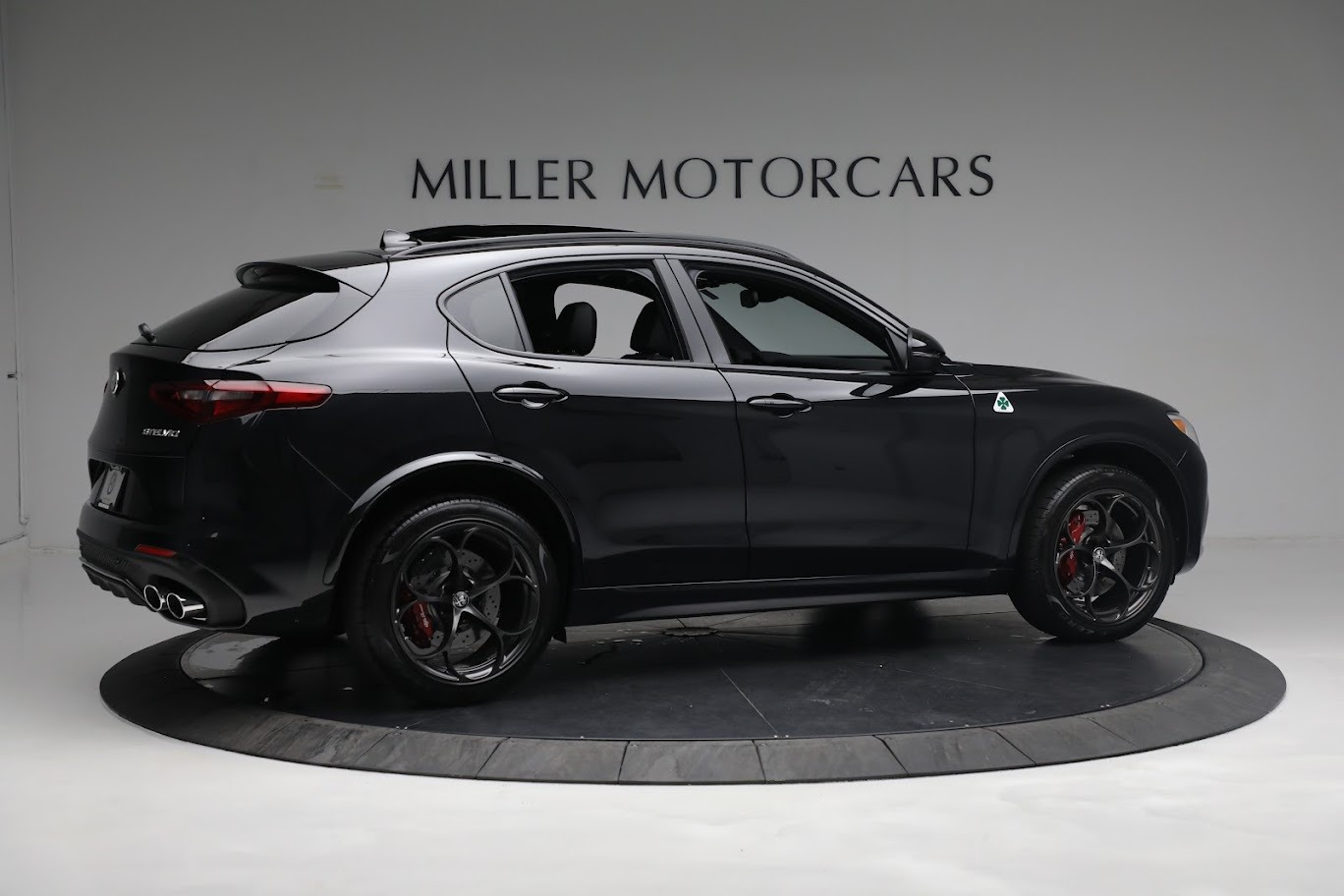 New 2022 Alfa Romeo Stelvio Quadrifoglio | St. Petersburg, FL