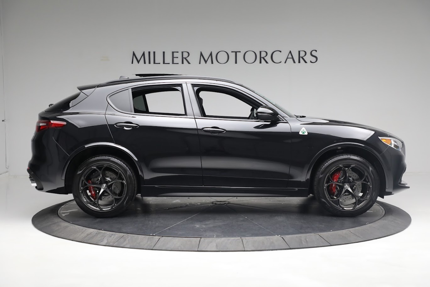 New 2022 Alfa Romeo Stelvio Quadrifoglio | St. Petersburg, FL