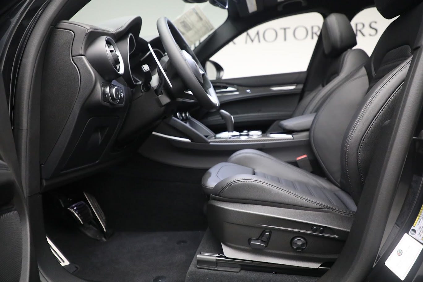 New 2022 Alfa Romeo Stelvio Quadrifoglio | St. Petersburg, FL