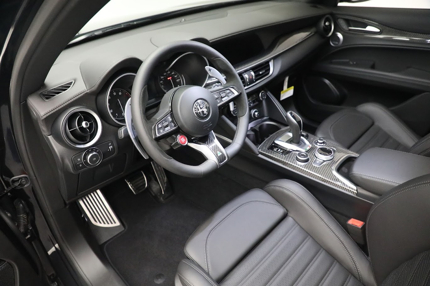 New 2022 Alfa Romeo Stelvio Quadrifoglio | St. Petersburg, FL