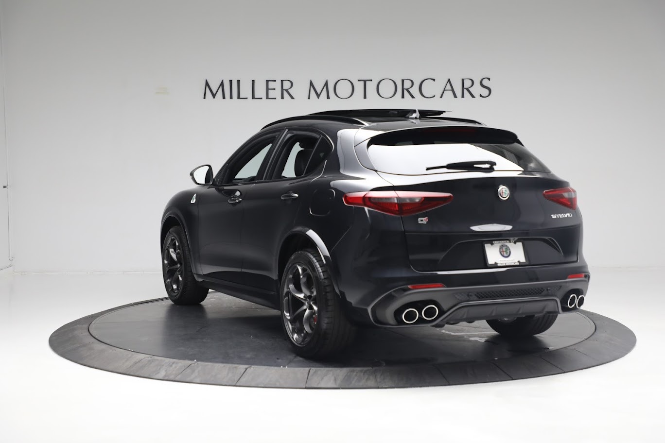 New 2022 Alfa Romeo Stelvio Quadrifoglio | St. Petersburg, FL