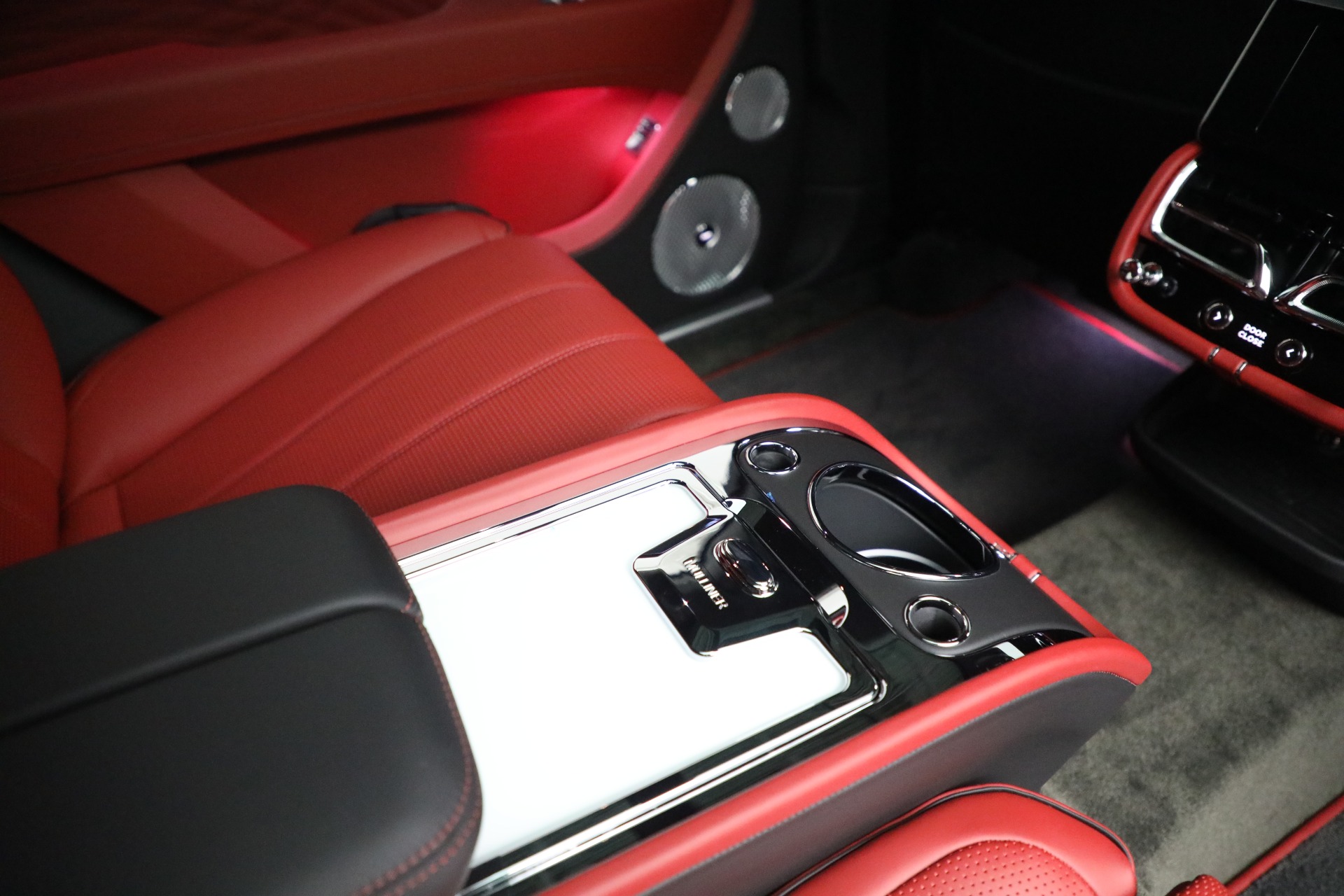 New 2023 Bentley Bentayga EWB Azure | St. Petersburg, FL