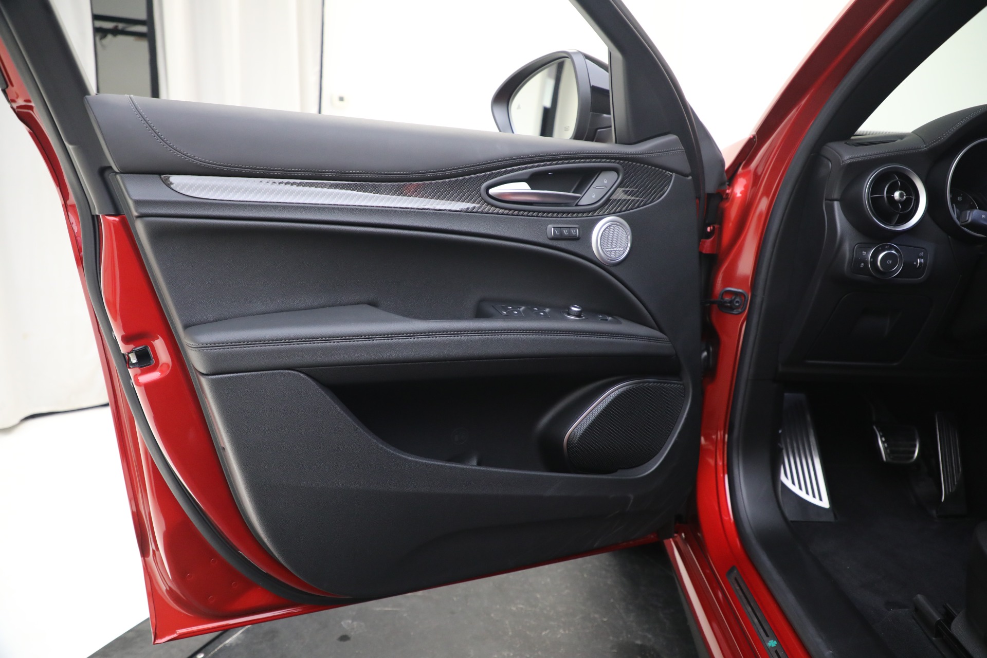 New 2023 Alfa Romeo Stelvio Quadrifoglio | St. Petersburg, FL