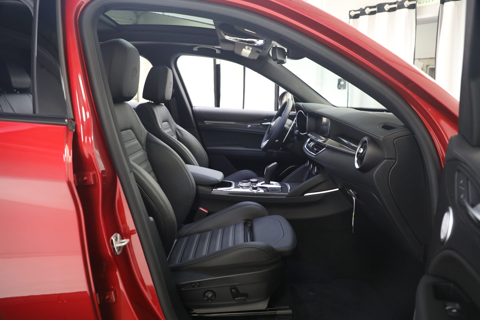New 2023 Alfa Romeo Stelvio Quadrifoglio | St. Petersburg, FL