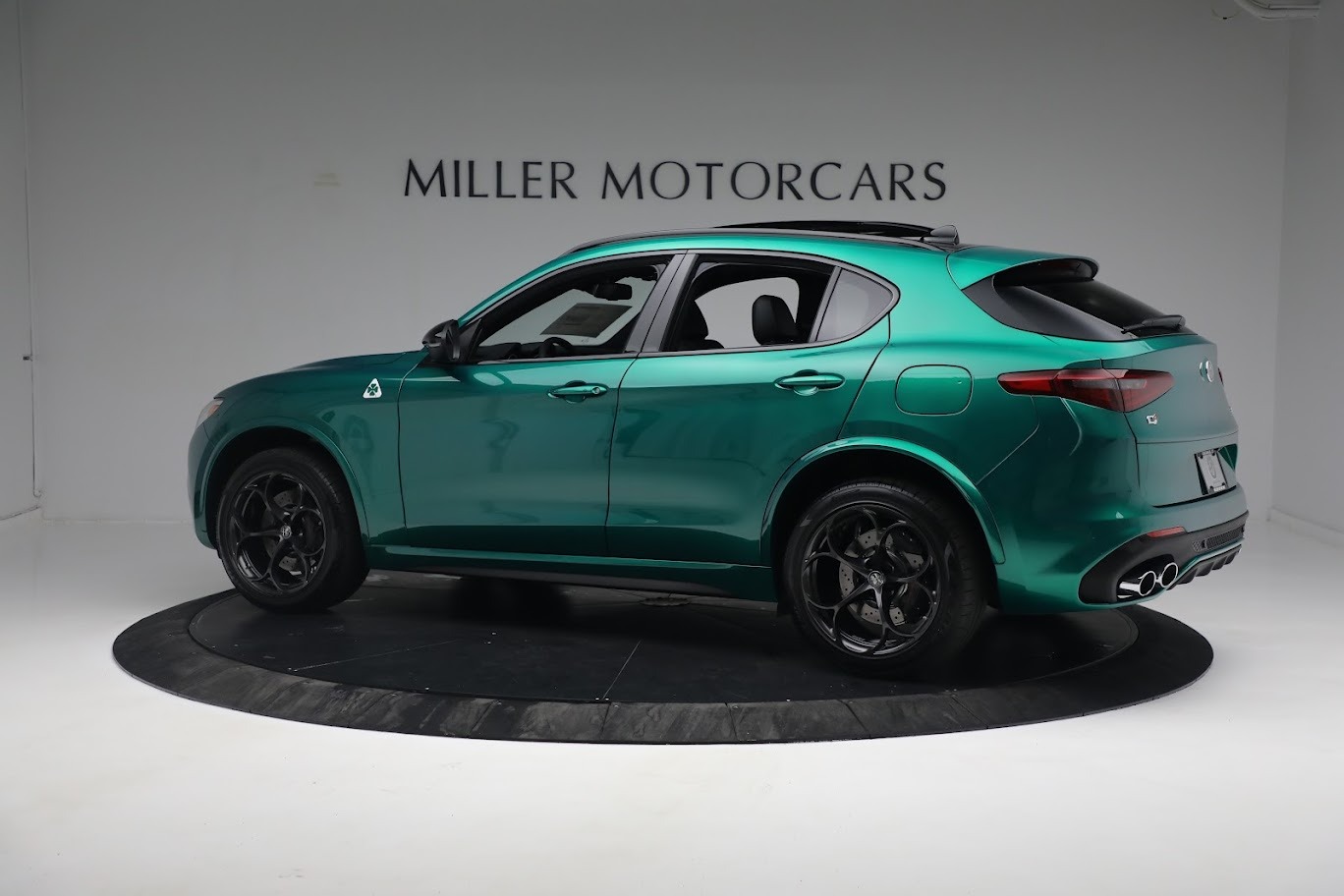 New 2022 Alfa Romeo Stelvio Quadrifoglio | St. Petersburg, FL