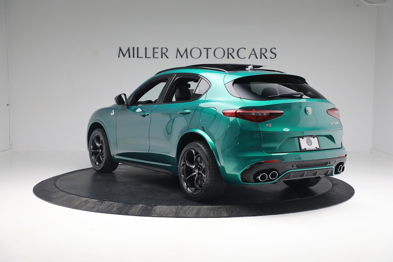 New 2022 Alfa Romeo Stelvio Quadrifoglio | St. Petersburg, FL