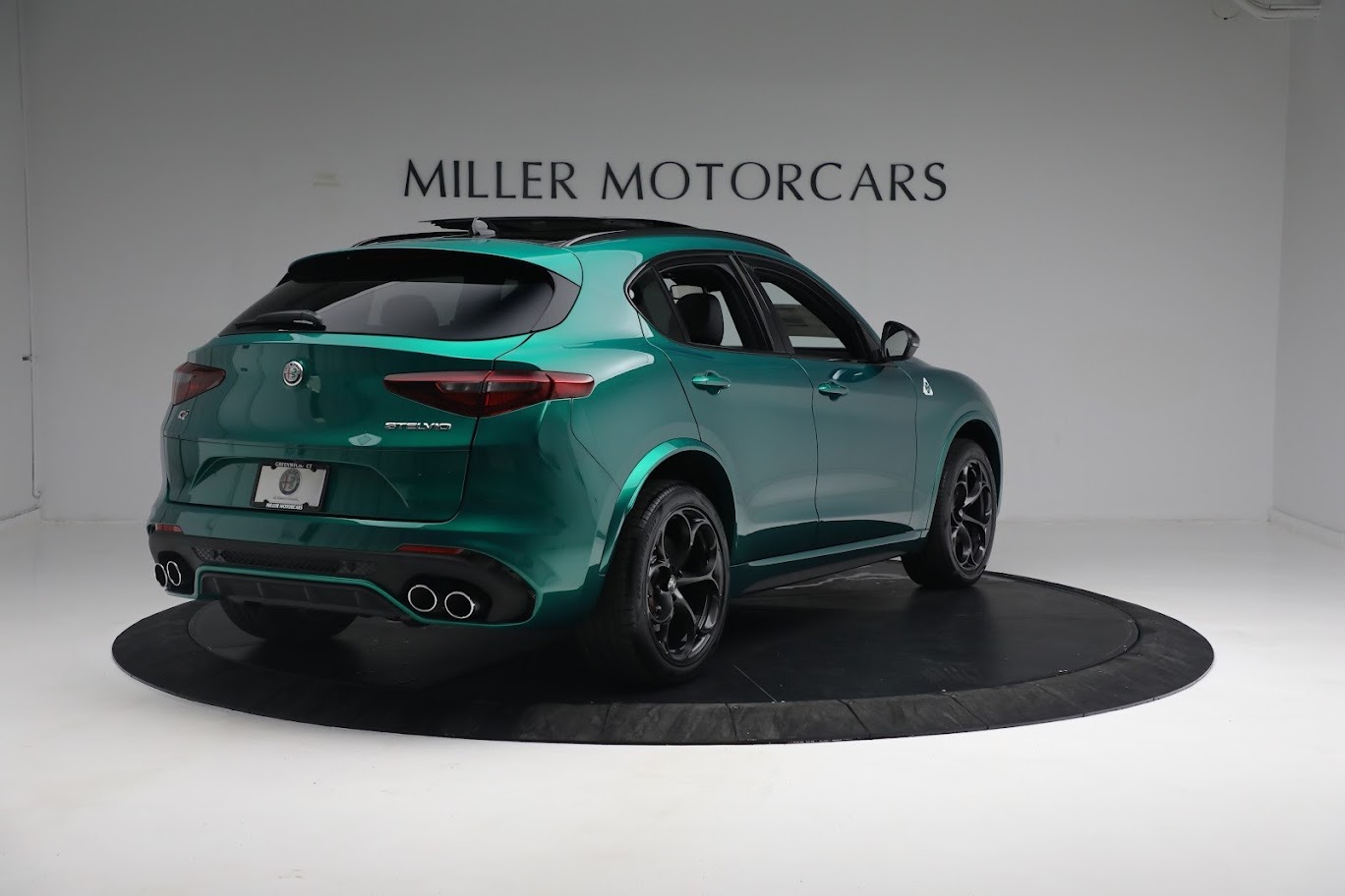 New 2022 Alfa Romeo Stelvio Quadrifoglio | St. Petersburg, FL