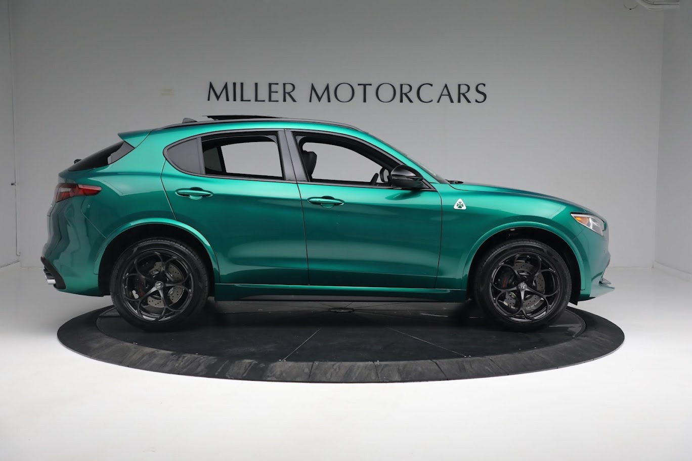 New 2022 Alfa Romeo Stelvio Quadrifoglio | St. Petersburg, FL