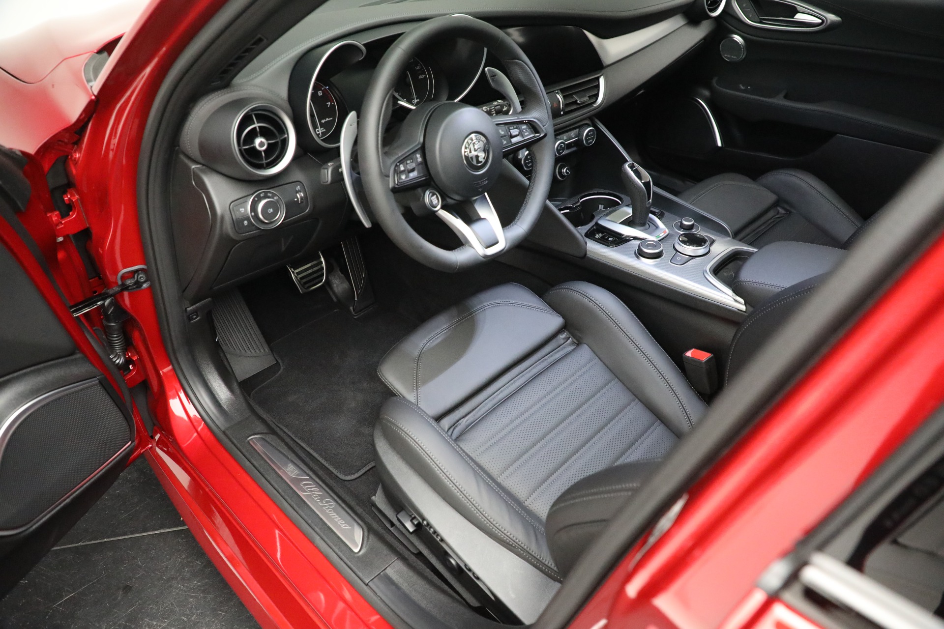 New 2023 Alfa Romeo Giulia Veloce | St. Petersburg, FL