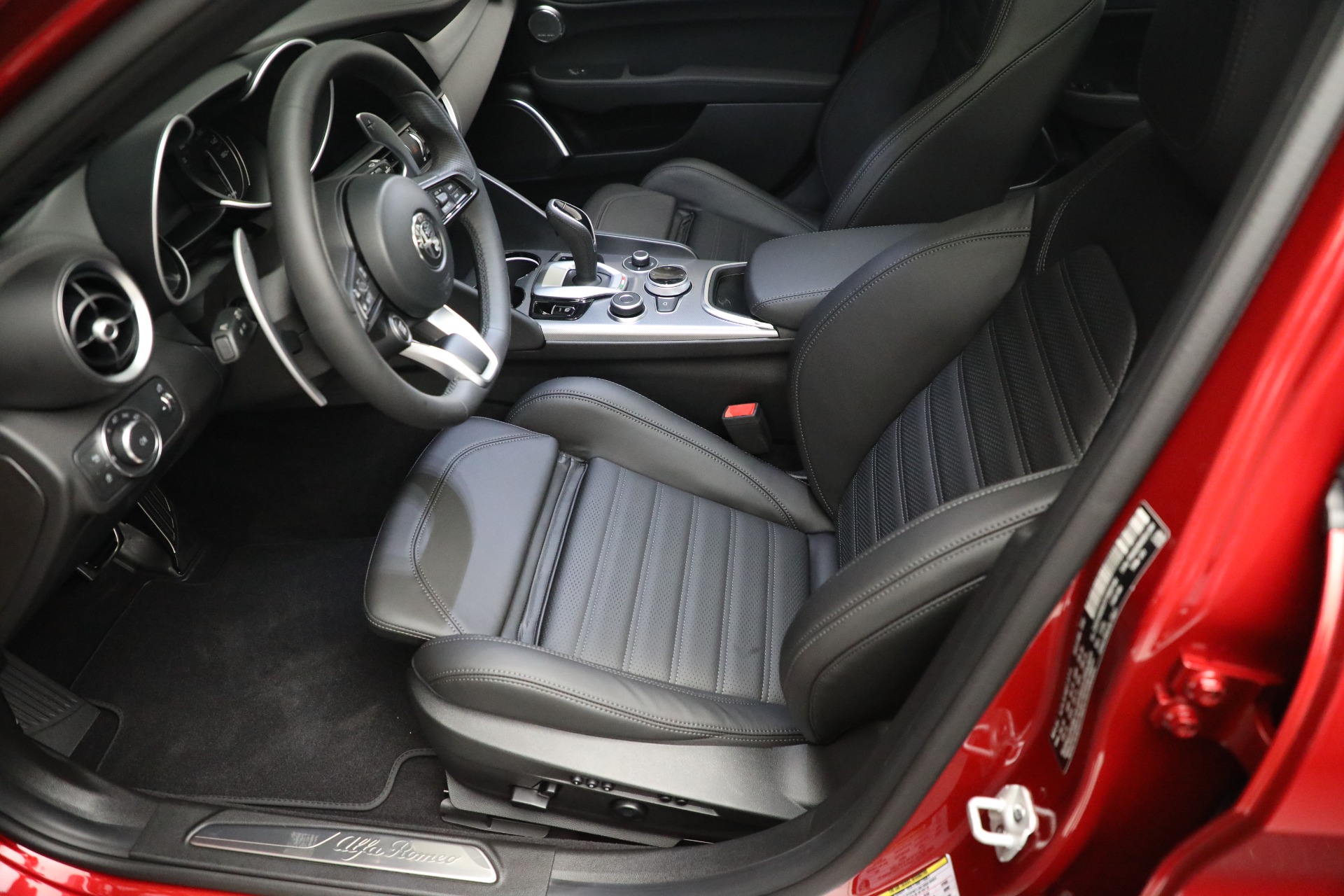 New 2023 Alfa Romeo Giulia Veloce | St. Petersburg, FL