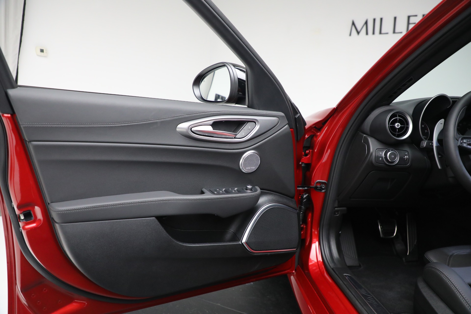 New 2023 Alfa Romeo Giulia Veloce | St. Petersburg, FL