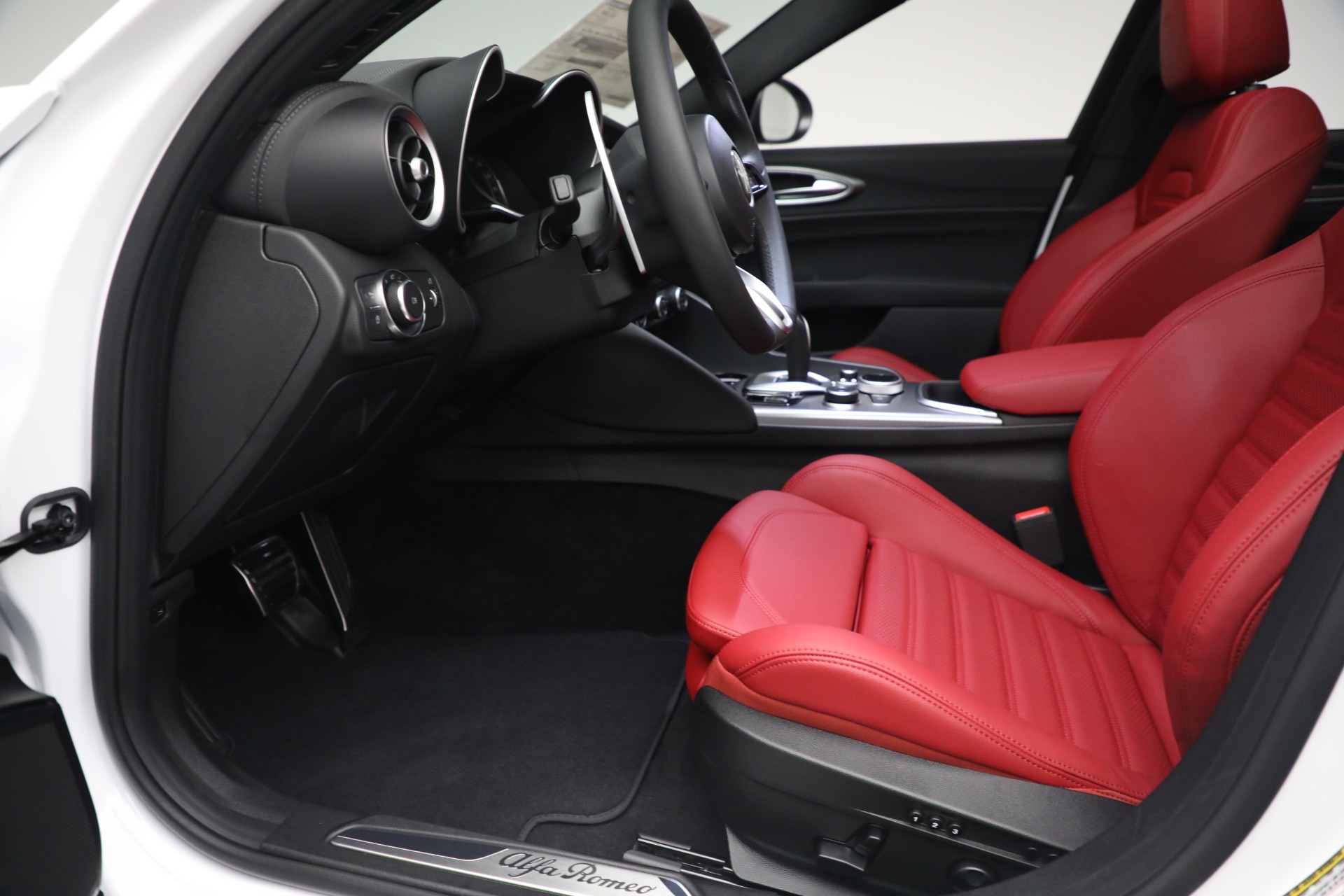 New 2023 Alfa Romeo Giulia Veloce | St. Petersburg, FL