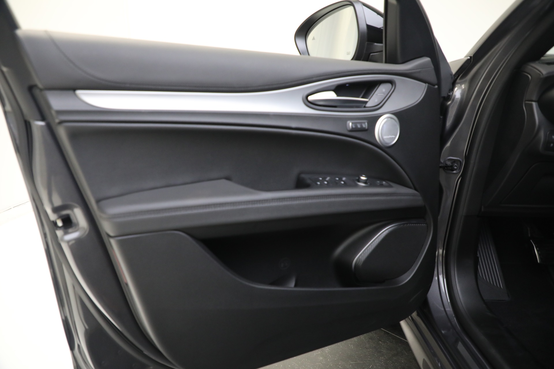 New 2023 Alfa Romeo Stelvio Veloce | St. Petersburg, FL