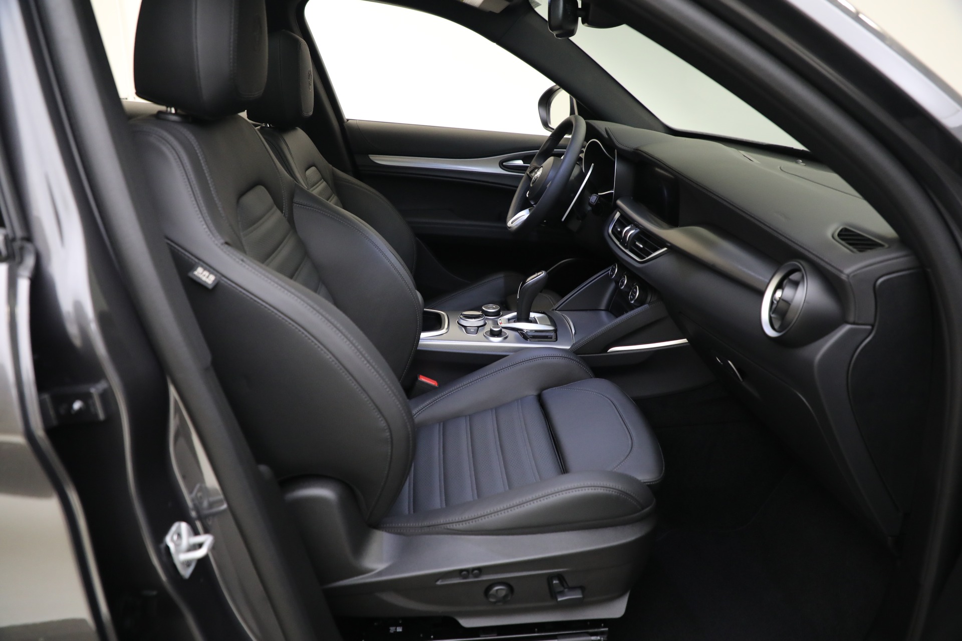 New 2023 Alfa Romeo Stelvio Veloce | St. Petersburg, FL