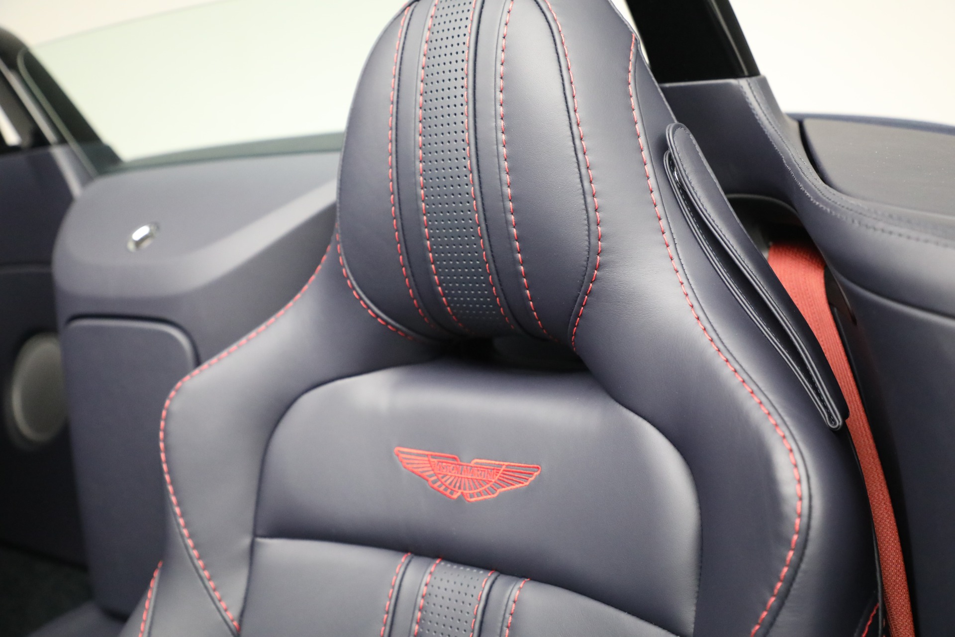 New 2023 Aston Martin Vantage | St. Petersburg, FL