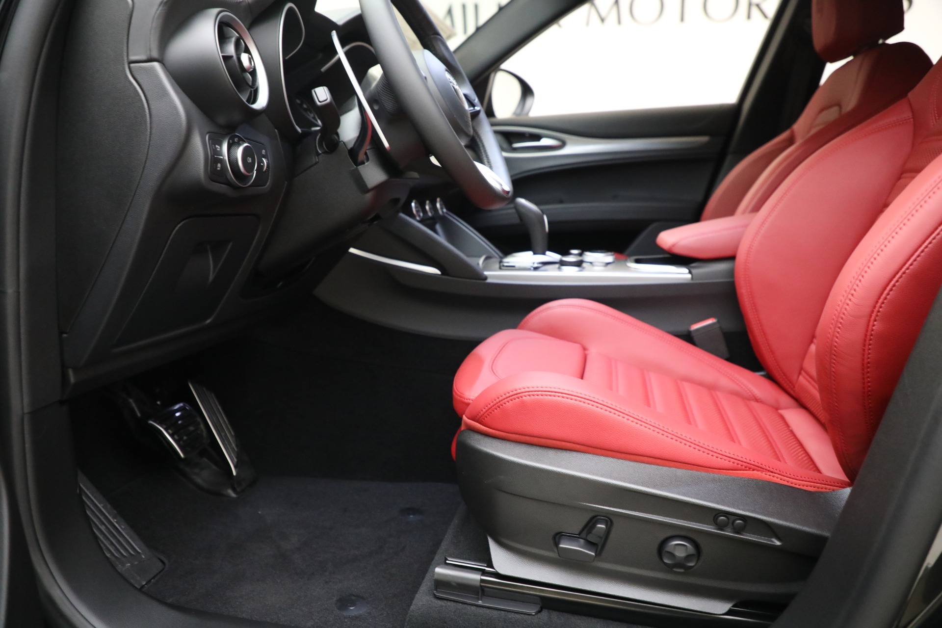 New 2022 Alfa Romeo Stelvio Veloce | St. Petersburg, FL