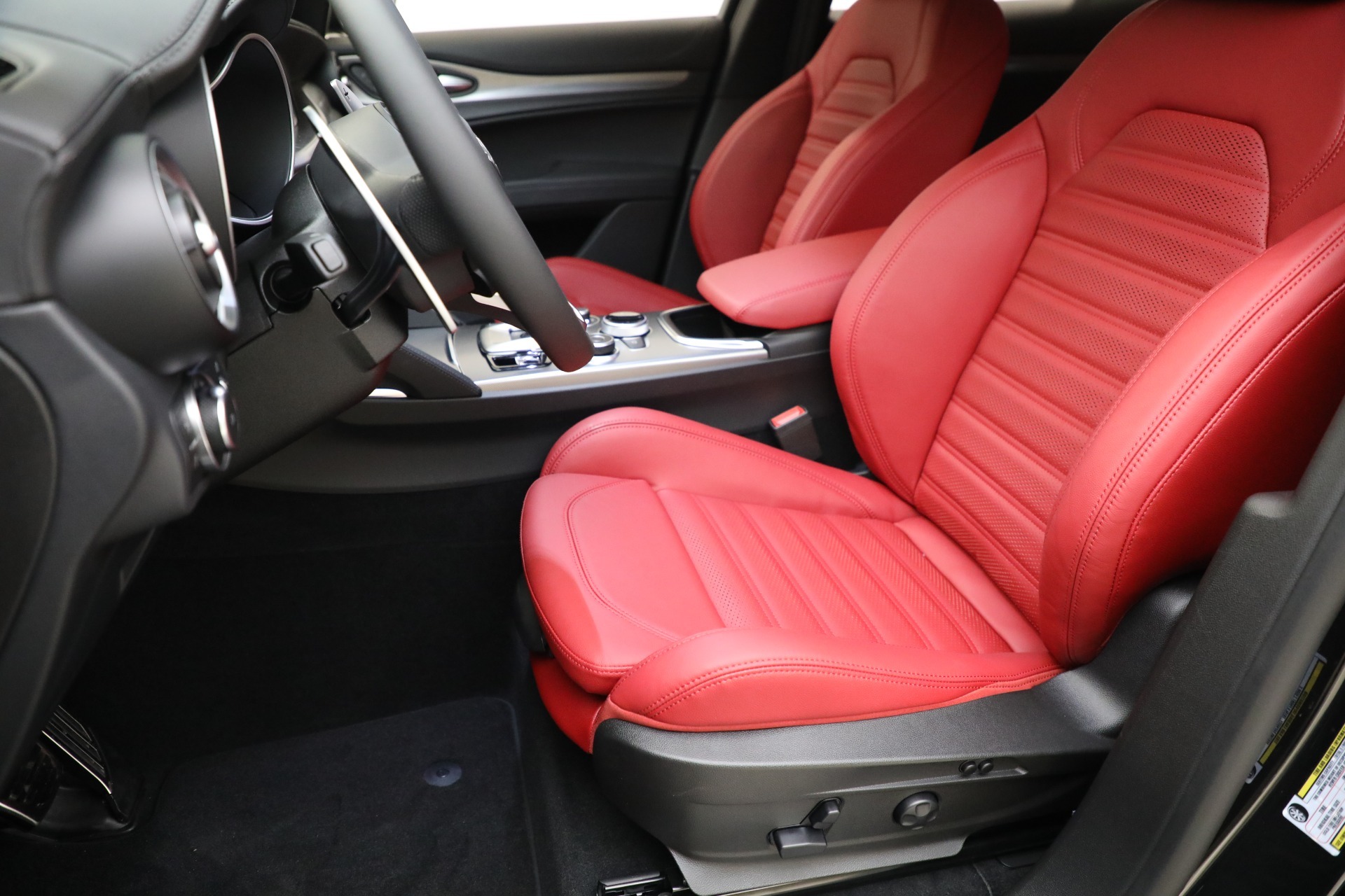 New 2022 Alfa Romeo Stelvio Veloce | St. Petersburg, FL