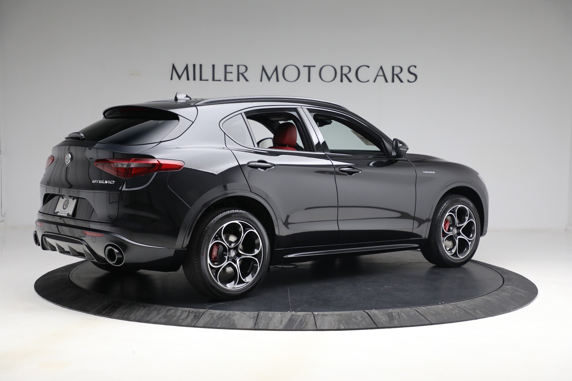 New 2022 Alfa Romeo Stelvio Veloce | St. Petersburg, FL