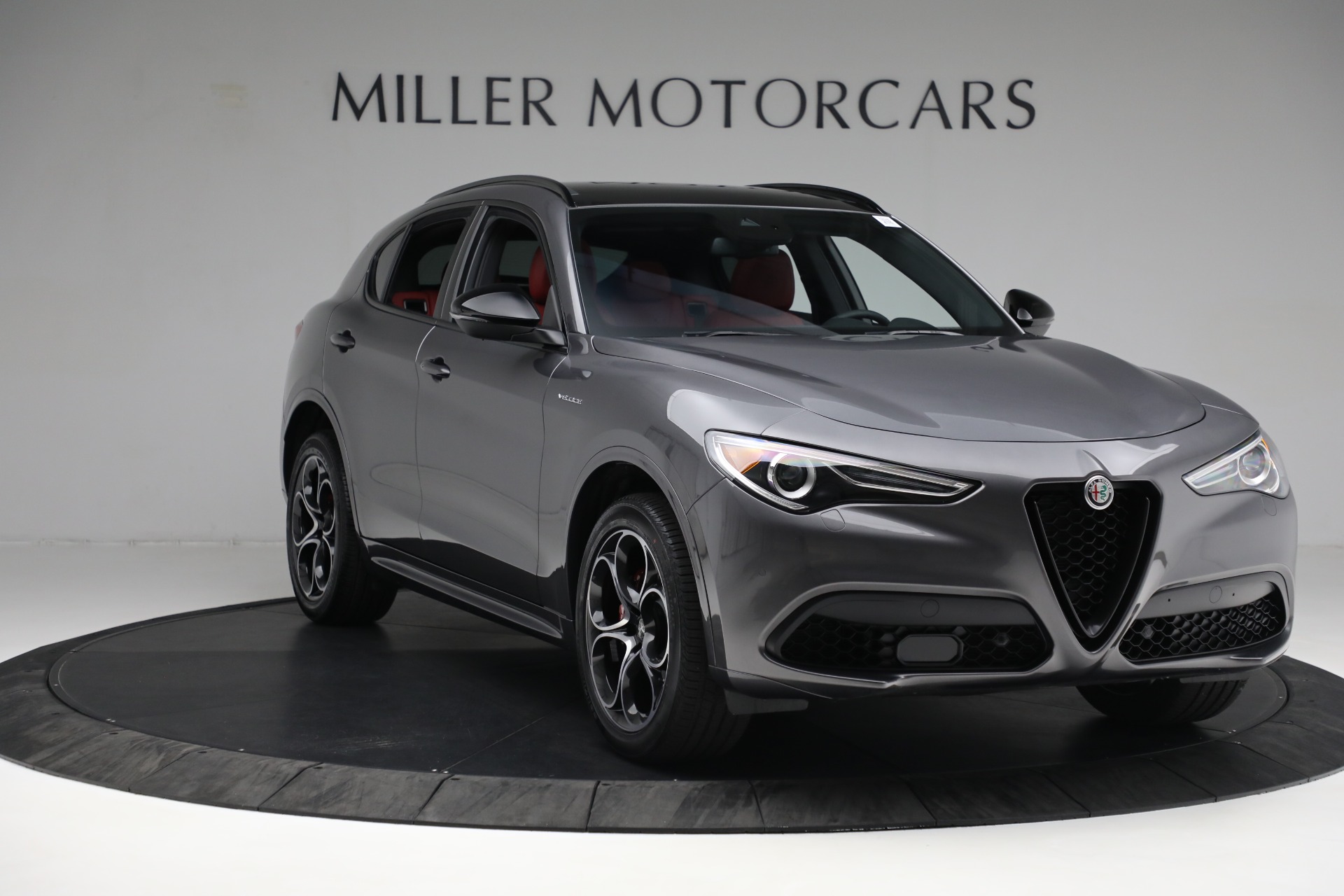 New 2022 Alfa Romeo Stelvio Veloce | St. Petersburg, FL