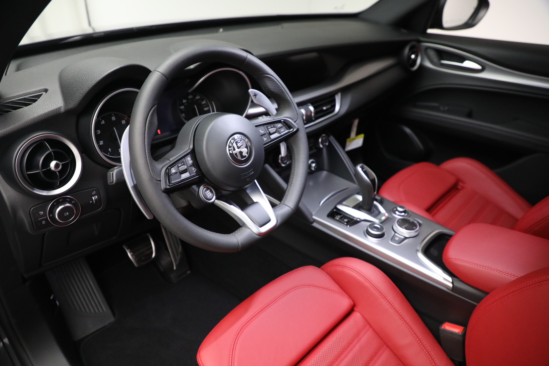 New 2022 Alfa Romeo Stelvio Veloce | St. Petersburg, FL