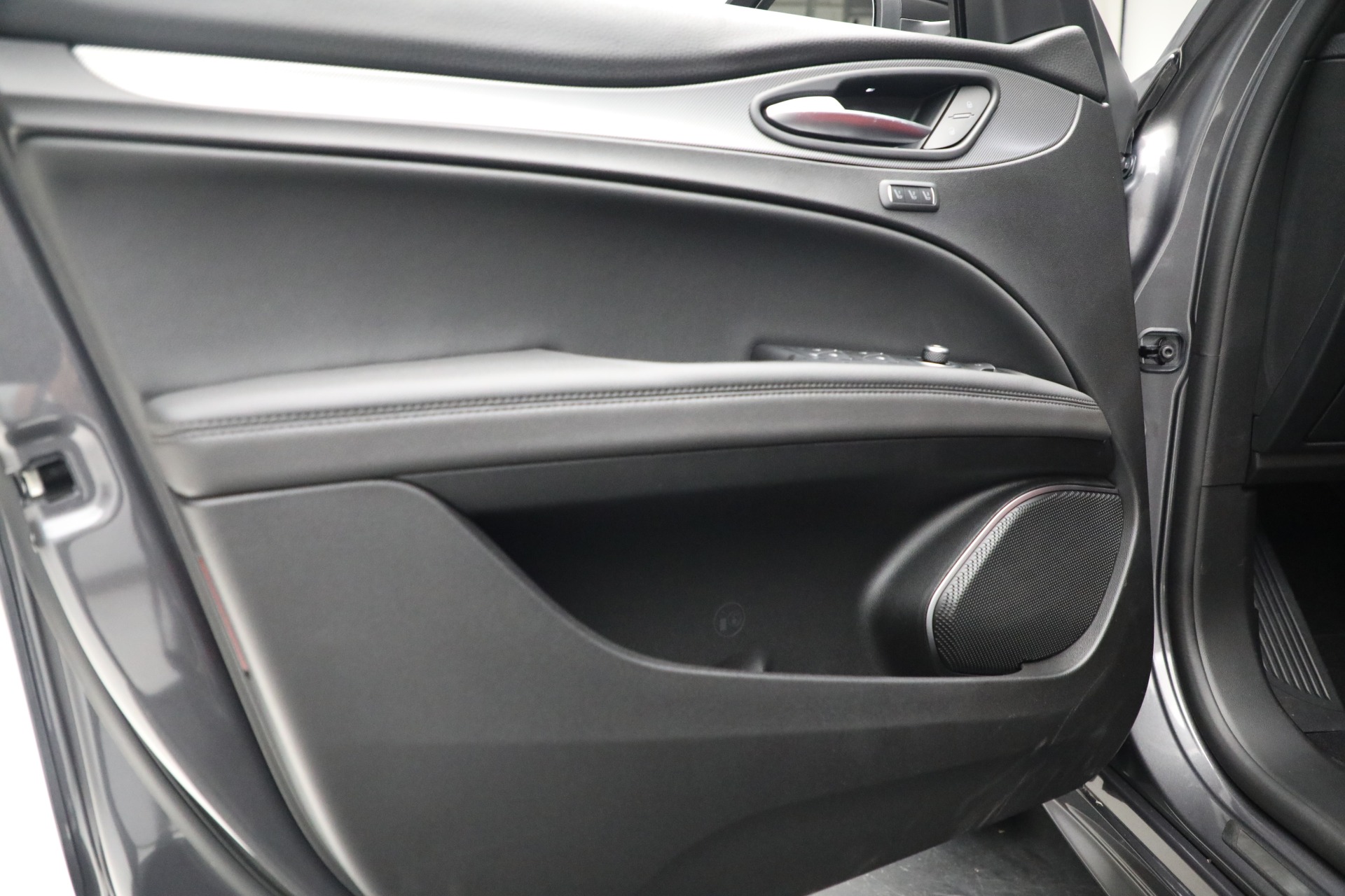 New 2022 Alfa Romeo Stelvio Veloce | St. Petersburg, FL