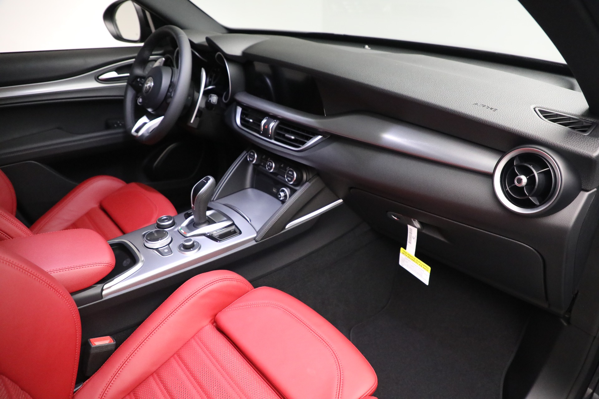 New 2022 Alfa Romeo Stelvio Veloce | St. Petersburg, FL