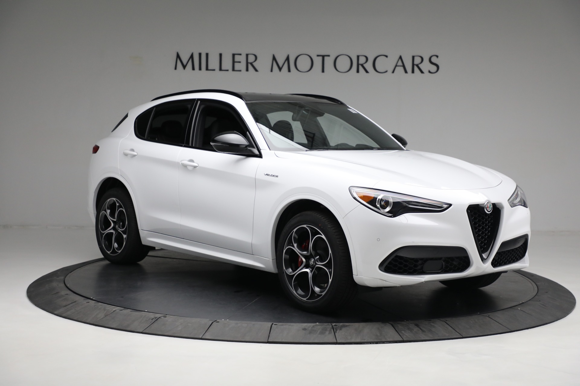 New 2022 Alfa Romeo Stelvio Veloce | St. Petersburg, FL