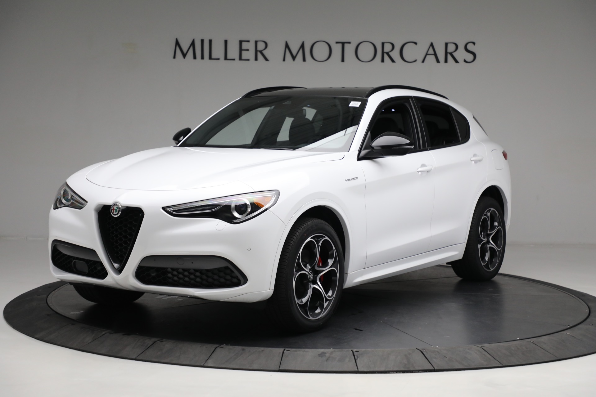 New 2022 Alfa Romeo Stelvio Veloce | St. Petersburg, FL