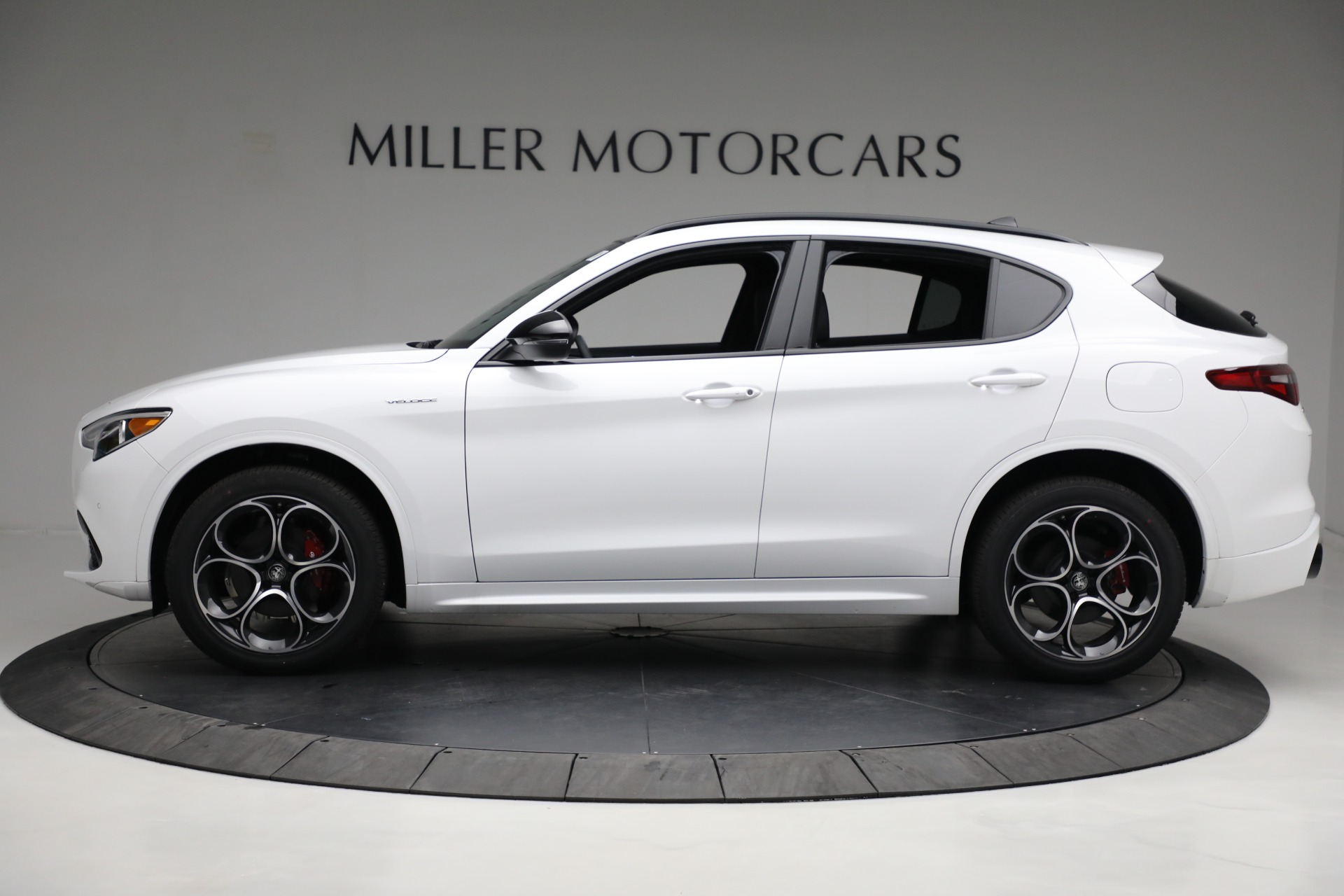New 2022 Alfa Romeo Stelvio Veloce | St. Petersburg, FL