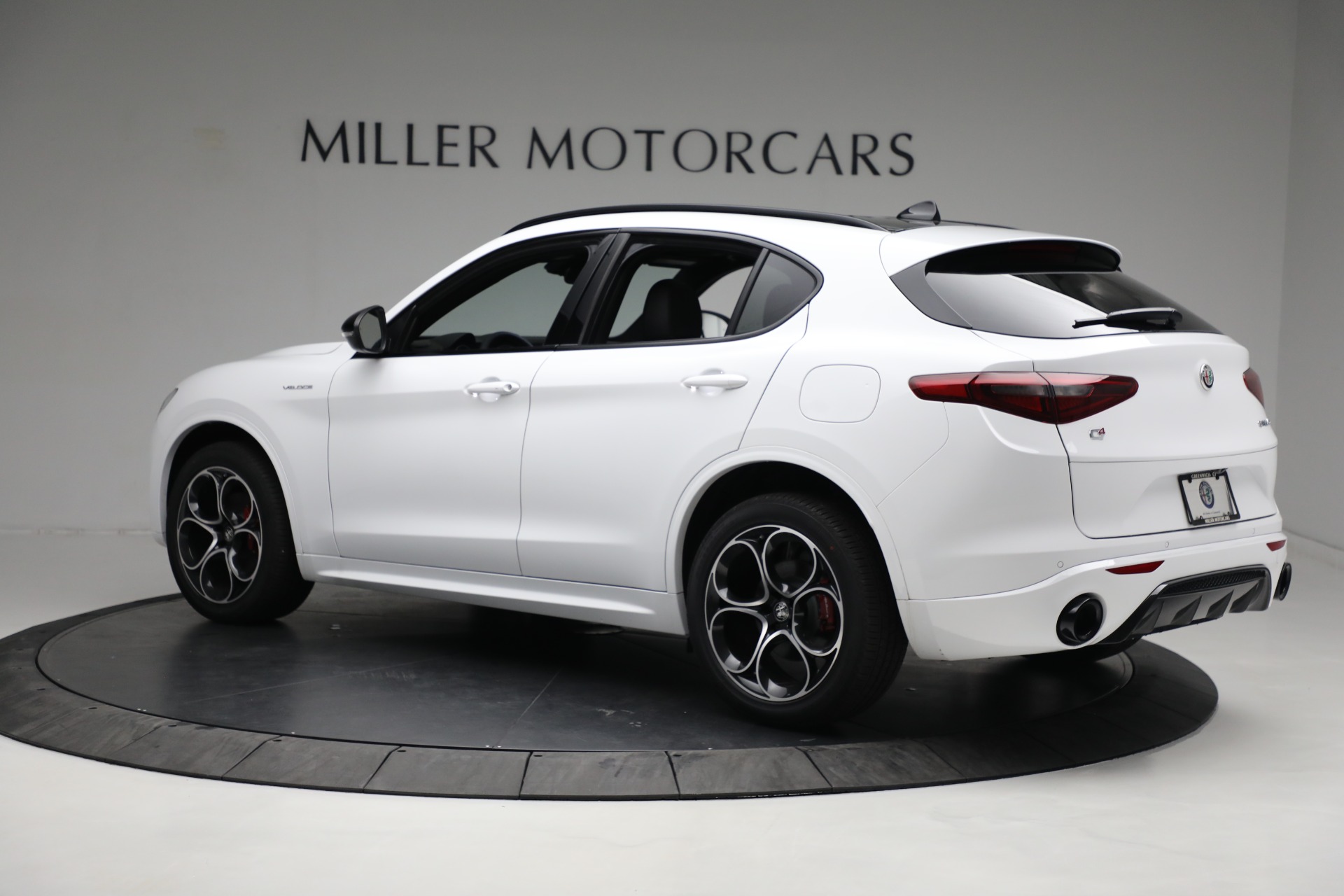 New 2022 Alfa Romeo Stelvio Veloce | St. Petersburg, FL