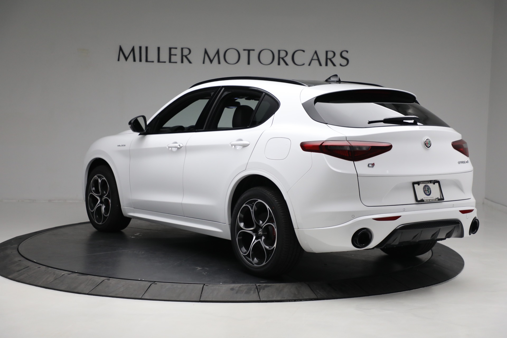 New 2022 Alfa Romeo Stelvio Veloce | St. Petersburg, FL
