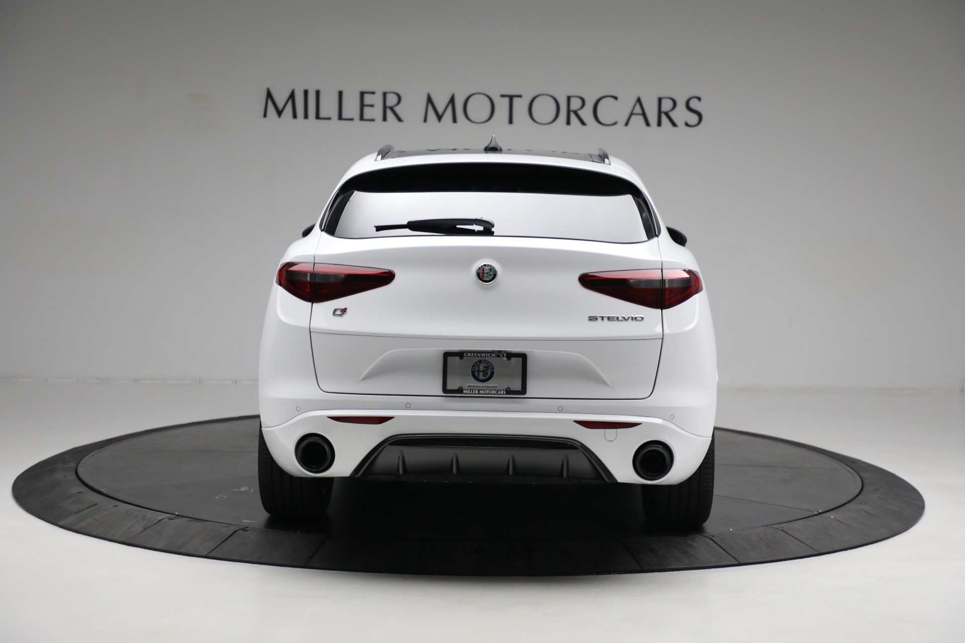 New 2022 Alfa Romeo Stelvio Veloce | St. Petersburg, FL