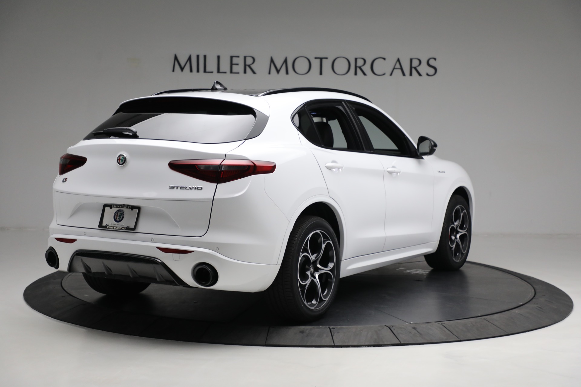 New 2022 Alfa Romeo Stelvio Veloce | St. Petersburg, FL