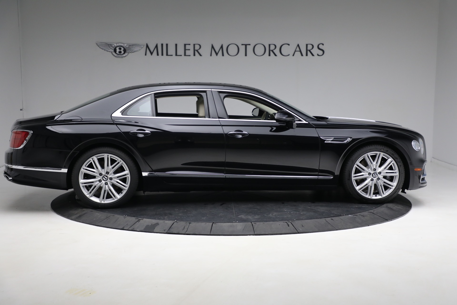 New 2023 Bentley Flying Spur Hybrid | St. Petersburg, FL