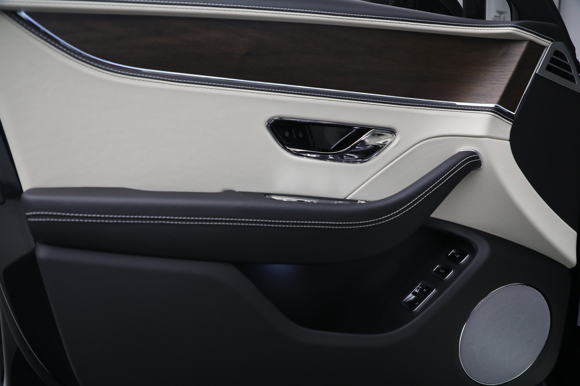New 2023 Bentley Flying Spur Hybrid | St. Petersburg, FL