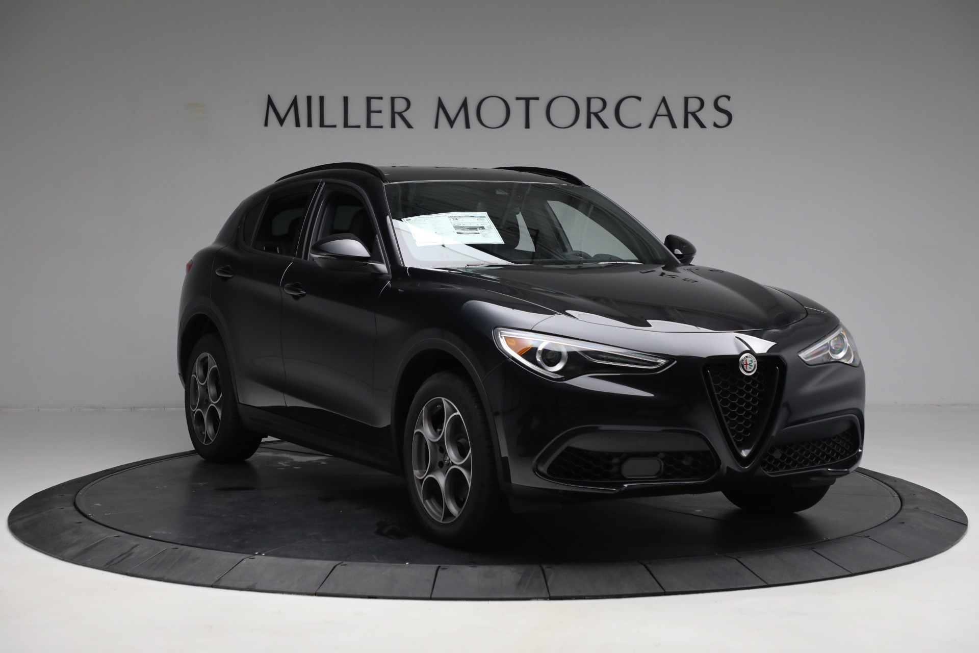 New 2023 Alfa Romeo Stelvio Sprint | St. Petersburg, FL
