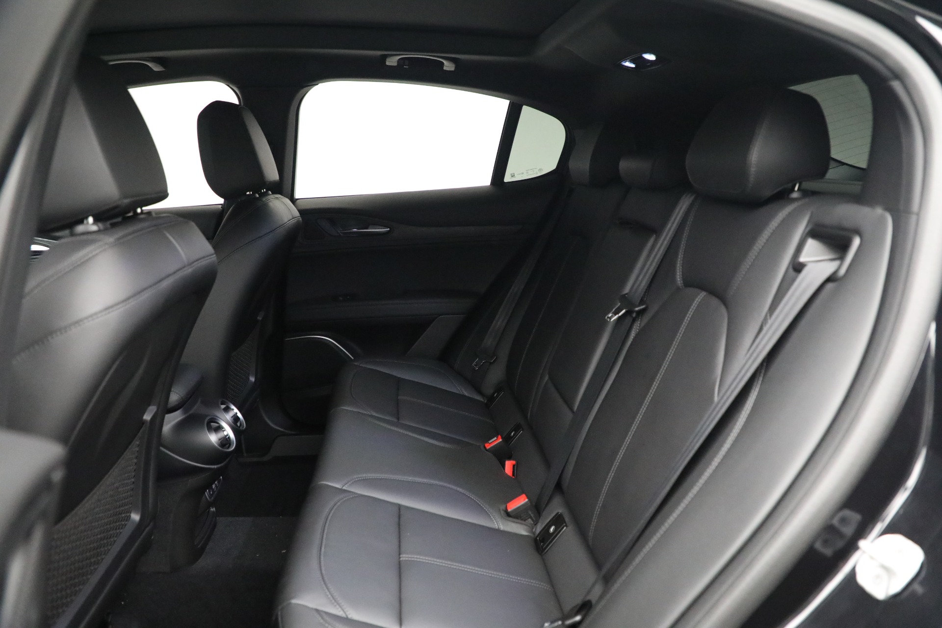 New 2023 Alfa Romeo Stelvio Sprint | St. Petersburg, FL