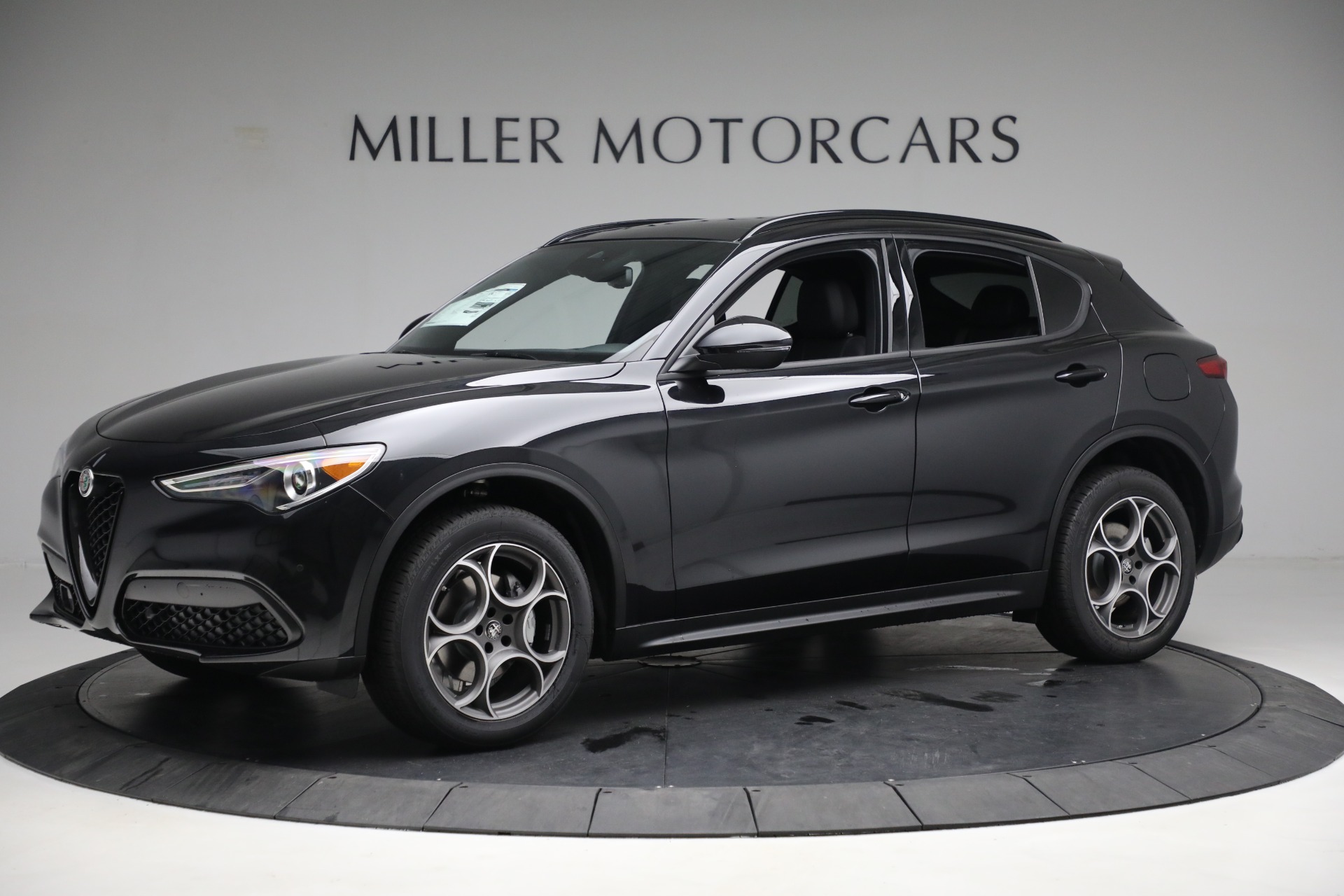 New 2023 Alfa Romeo Stelvio Sprint | St. Petersburg, FL