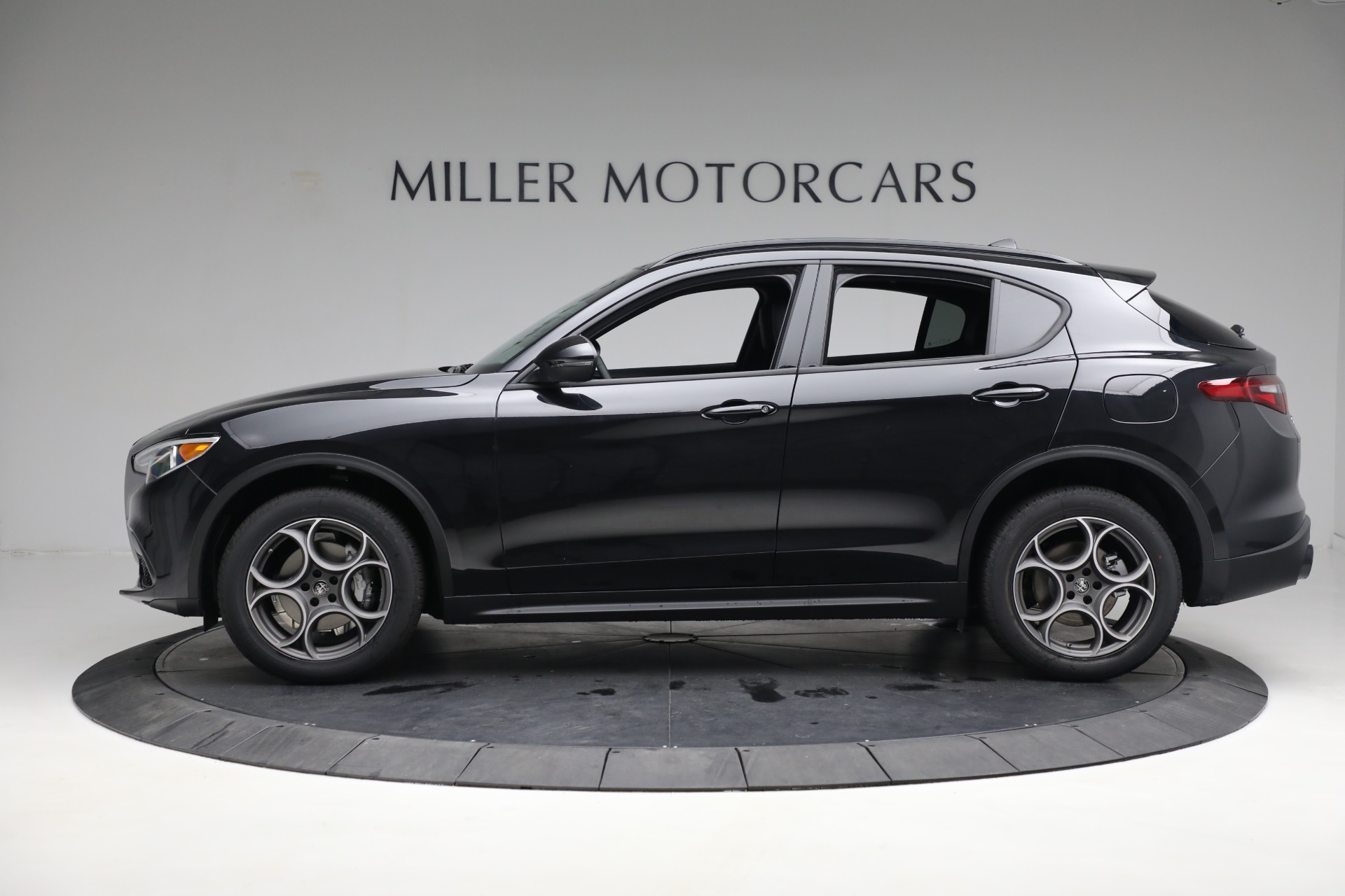 New 2023 Alfa Romeo Stelvio Sprint | St. Petersburg, FL