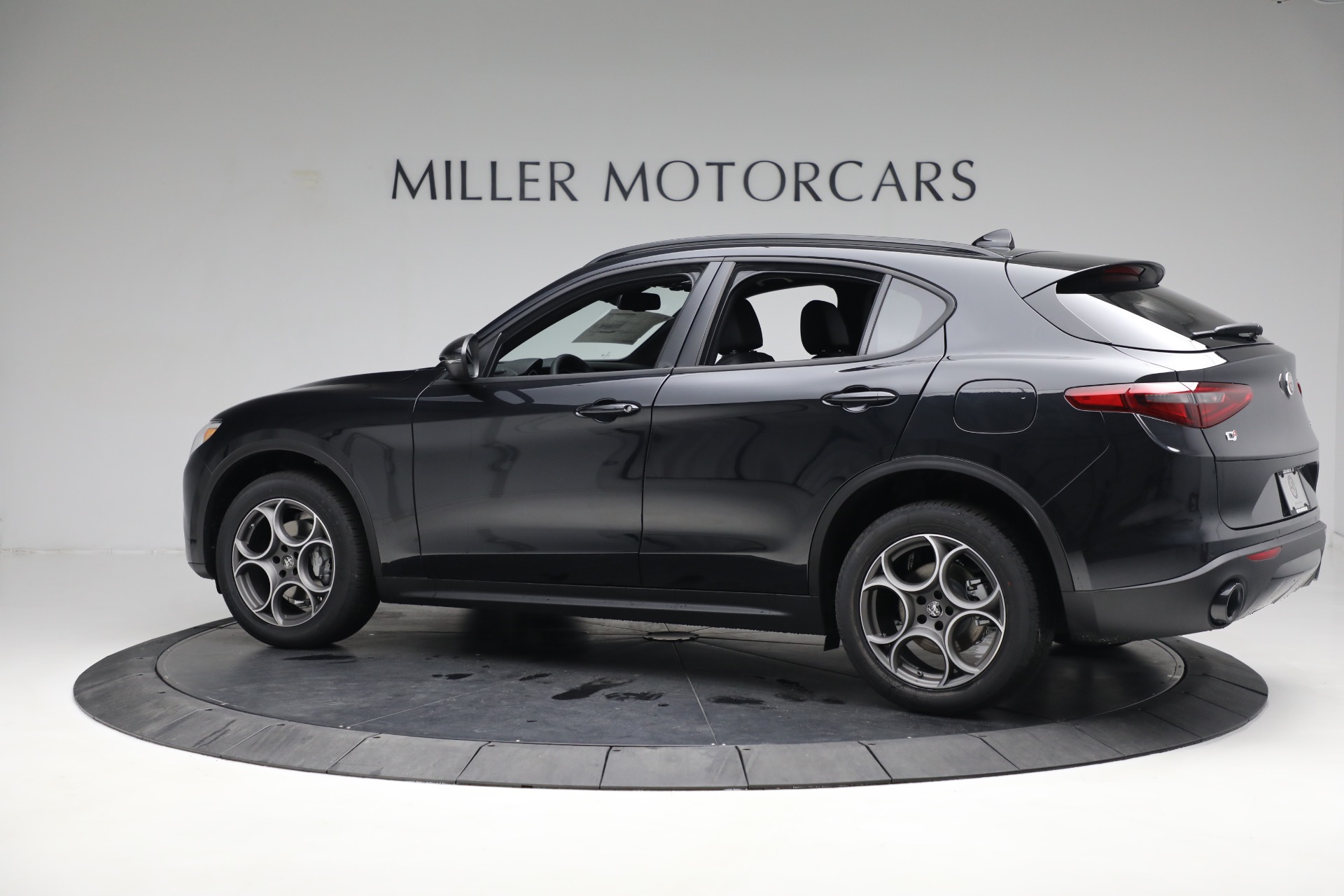 New 2023 Alfa Romeo Stelvio Sprint | St. Petersburg, FL
