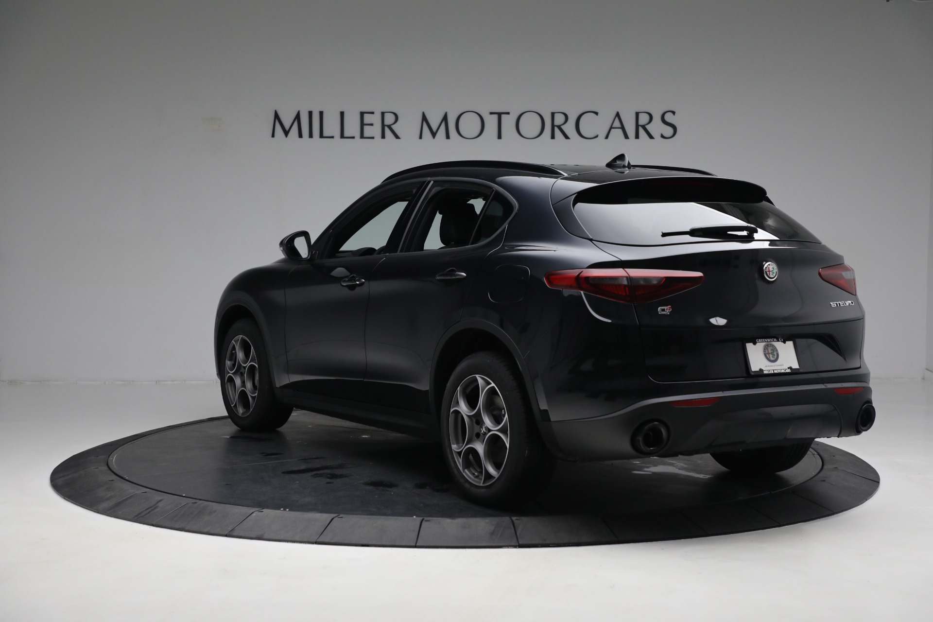 New 2023 Alfa Romeo Stelvio Sprint | St. Petersburg, FL