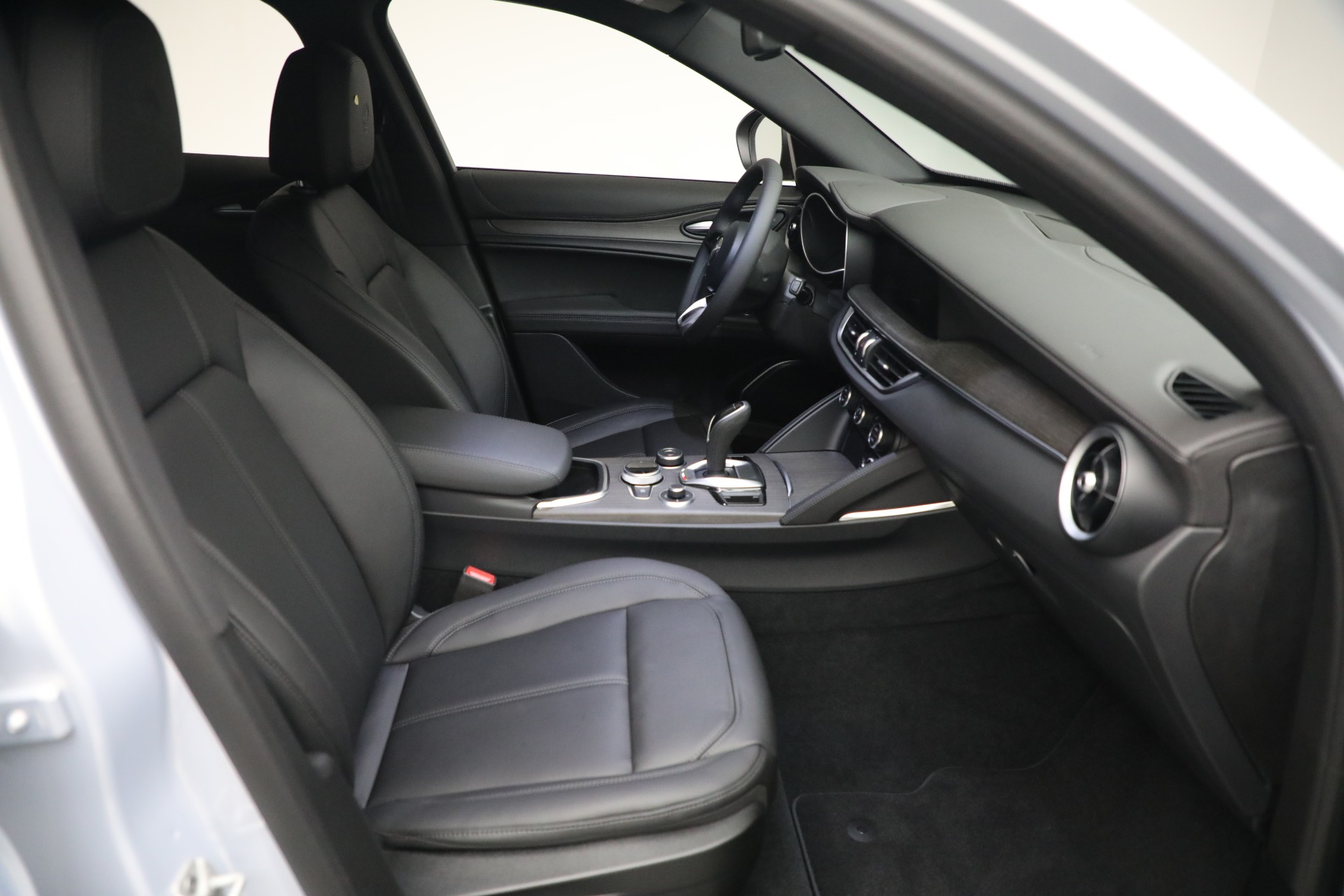 New 2023 Alfa Romeo Stelvio Ti | St. Petersburg, FL