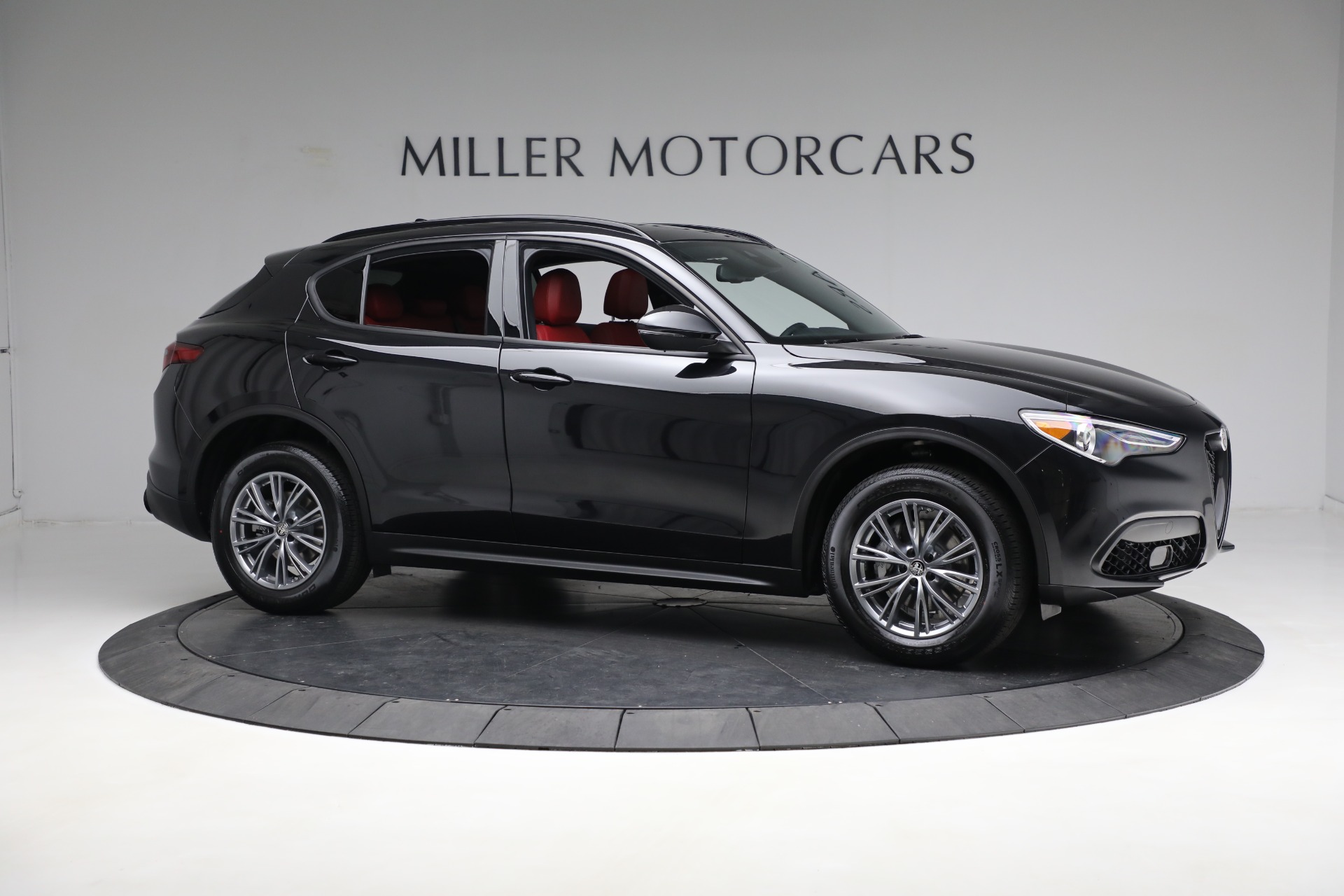 New 2023 Alfa Romeo Stelvio Sprint | St. Petersburg, FL