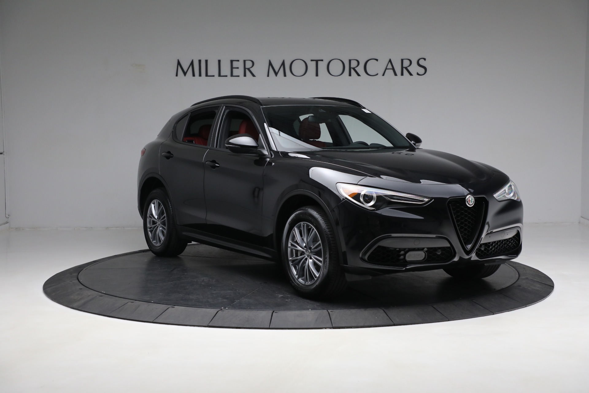 New 2023 Alfa Romeo Stelvio Sprint | St. Petersburg, FL