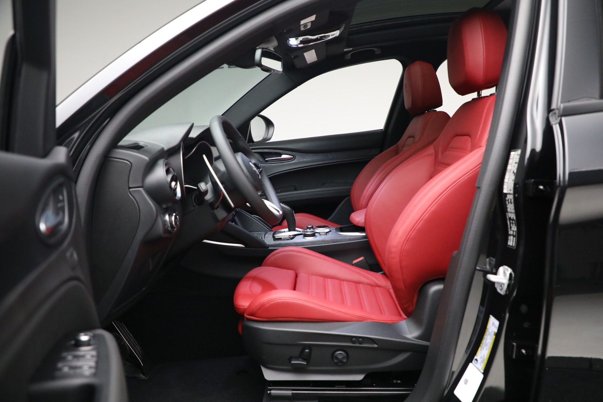 New 2023 Alfa Romeo Stelvio Sprint | St. Petersburg, FL